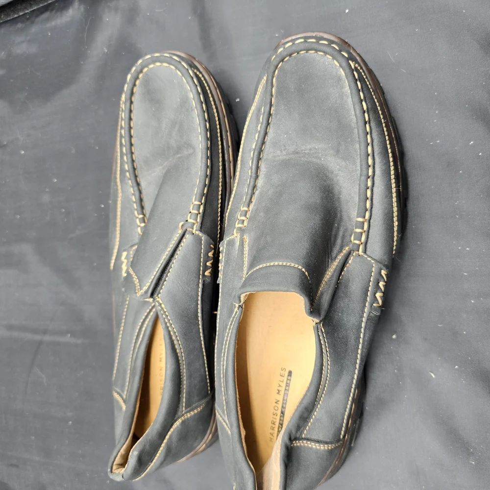 Black Slip-On Loafers with Moccasin Style‎